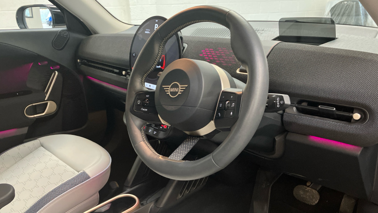 MINI Aceman 135kW E Classic 43kWh 5dr Auto Electric Hatchback